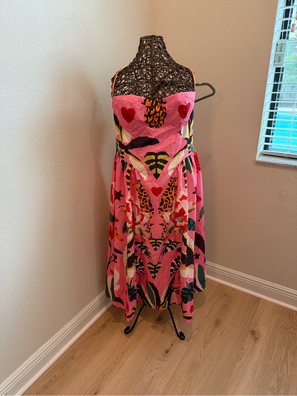 TikTok Viral- Vibrant Pink Dress